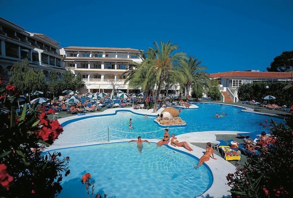 Отель Beach Club Font De Sa Cala 4*